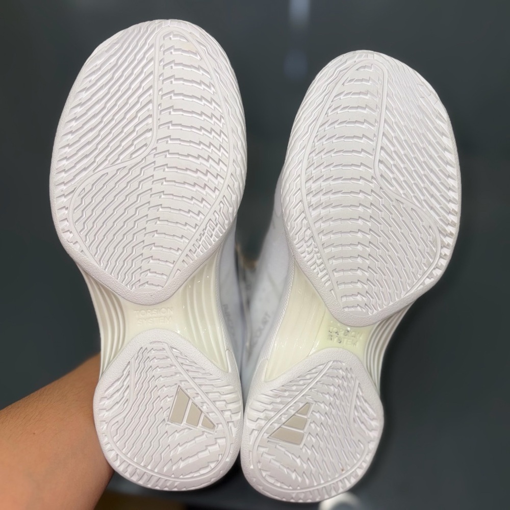 adidas Women's Avacourt 2 Tennis Shoes - Picture 8 of 10